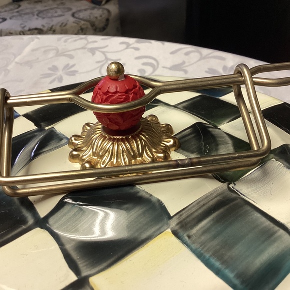 MACKENZIE CHILDS COURTLEY CHECK CAKE CARRIER. FABULOUS !!!♥️🖤♥️🖤♥️🖤 - Picture 7 of 11